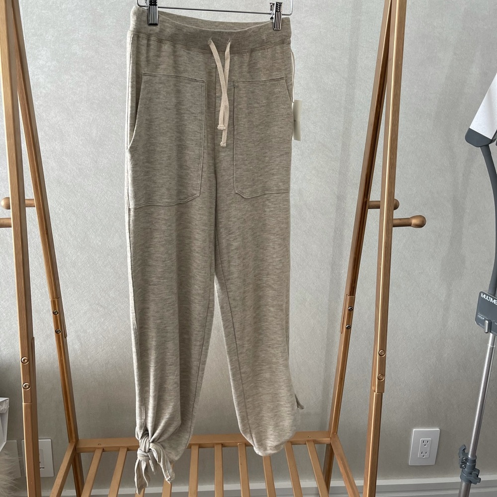 NWT Tularosa Joggers- size XS